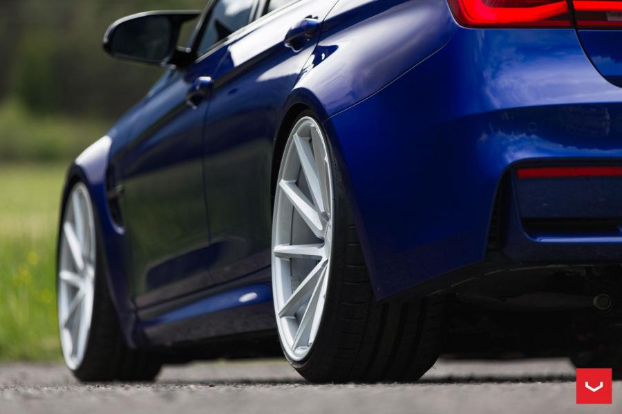 Детали экстерьера BMW M3 Sedan on Vossen Wheels (CVT) 2017 года  (фото 9 из 34)